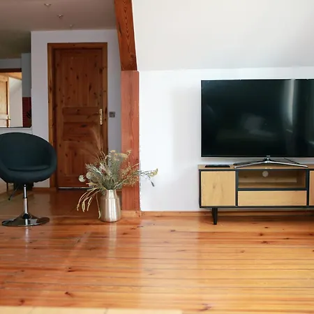 Apartman In Moltzow- Viel Platz In Laendlicher Lage